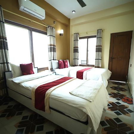 Hotel Flycatcher Chitwan- A Jungle Safari Home Sauraha Exterior foto