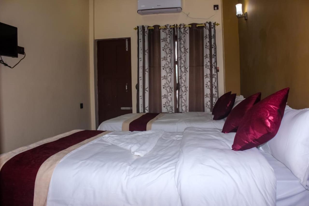 Hotel Flycatcher Chitwan- A Jungle Safari Home Sauraha Exterior foto