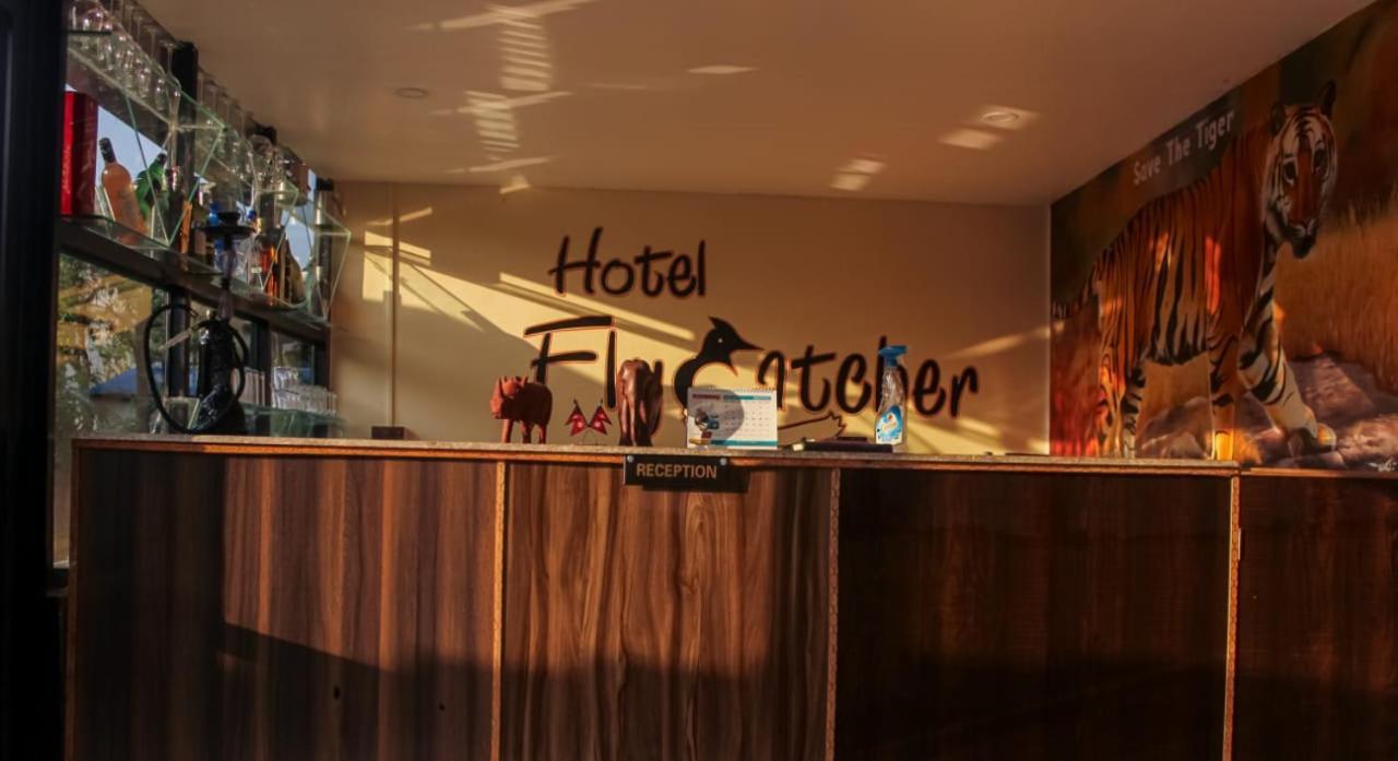 Hotel Flycatcher Chitwan- A Jungle Safari Home Sauraha Exterior foto
