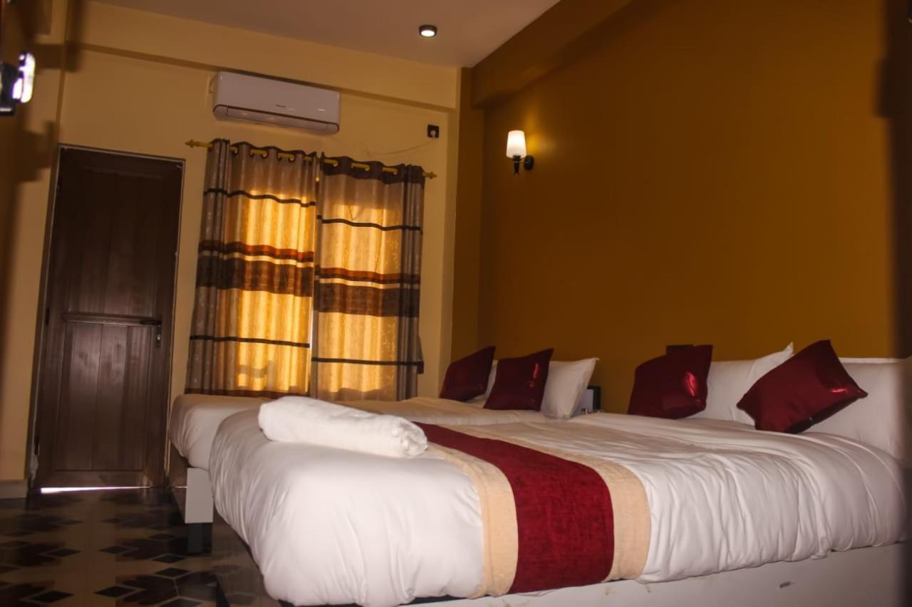 Hotel Flycatcher Chitwan- A Jungle Safari Home Sauraha Exterior foto