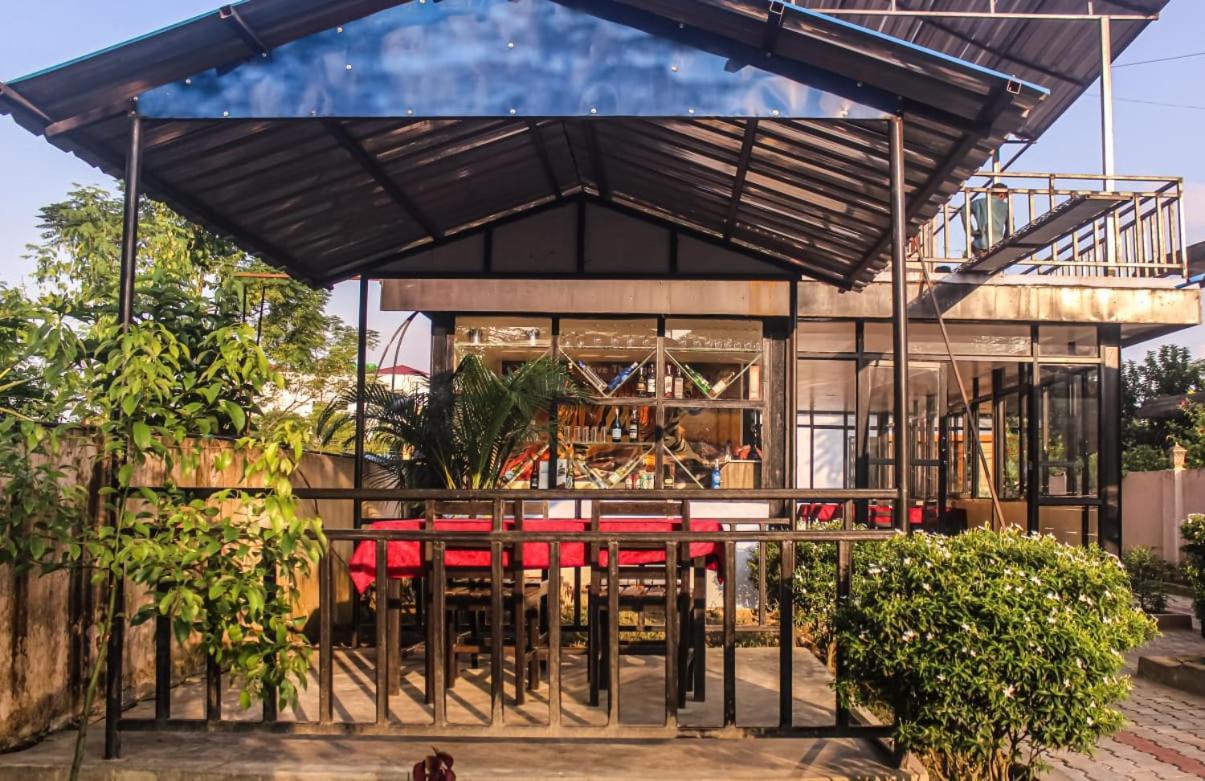 Hotel Flycatcher Chitwan- A Jungle Safari Home Sauraha Exterior foto