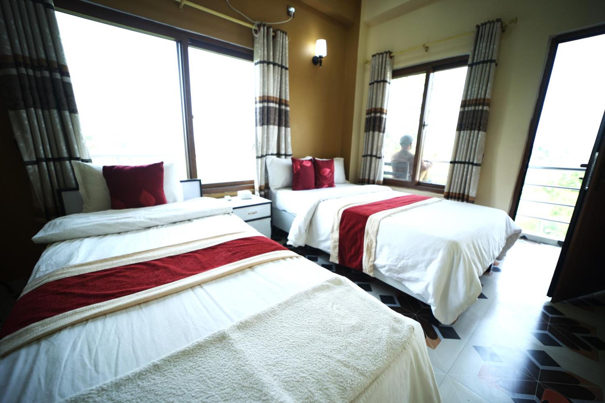 Hotel Flycatcher Chitwan- A Jungle Safari Home Sauraha Exterior foto