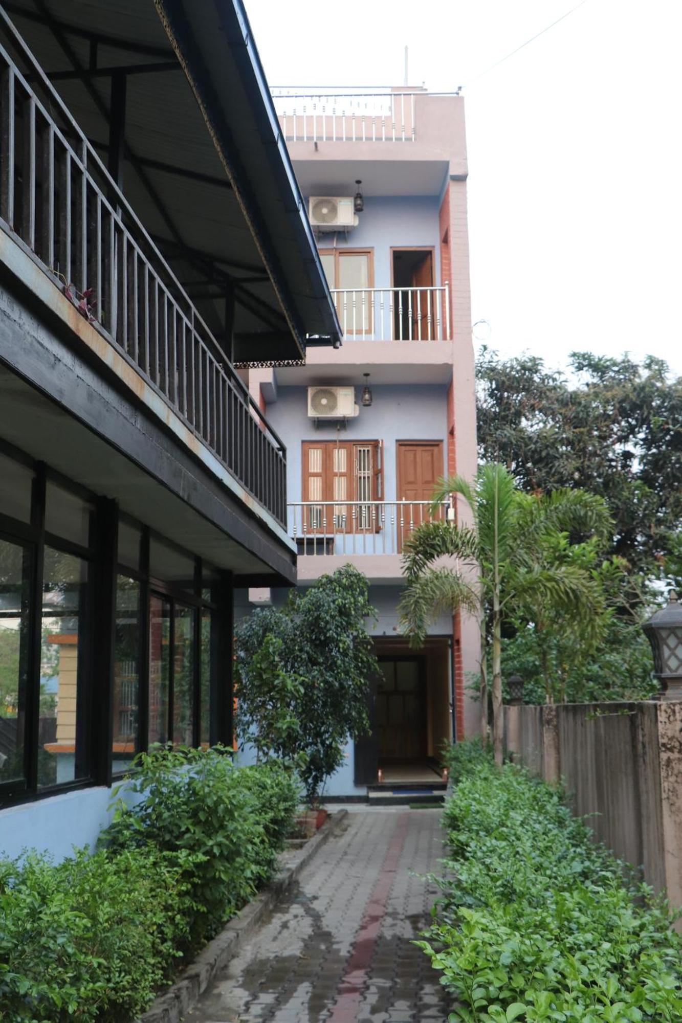 Hotel Flycatcher Chitwan- A Jungle Safari Home Sauraha Exterior foto