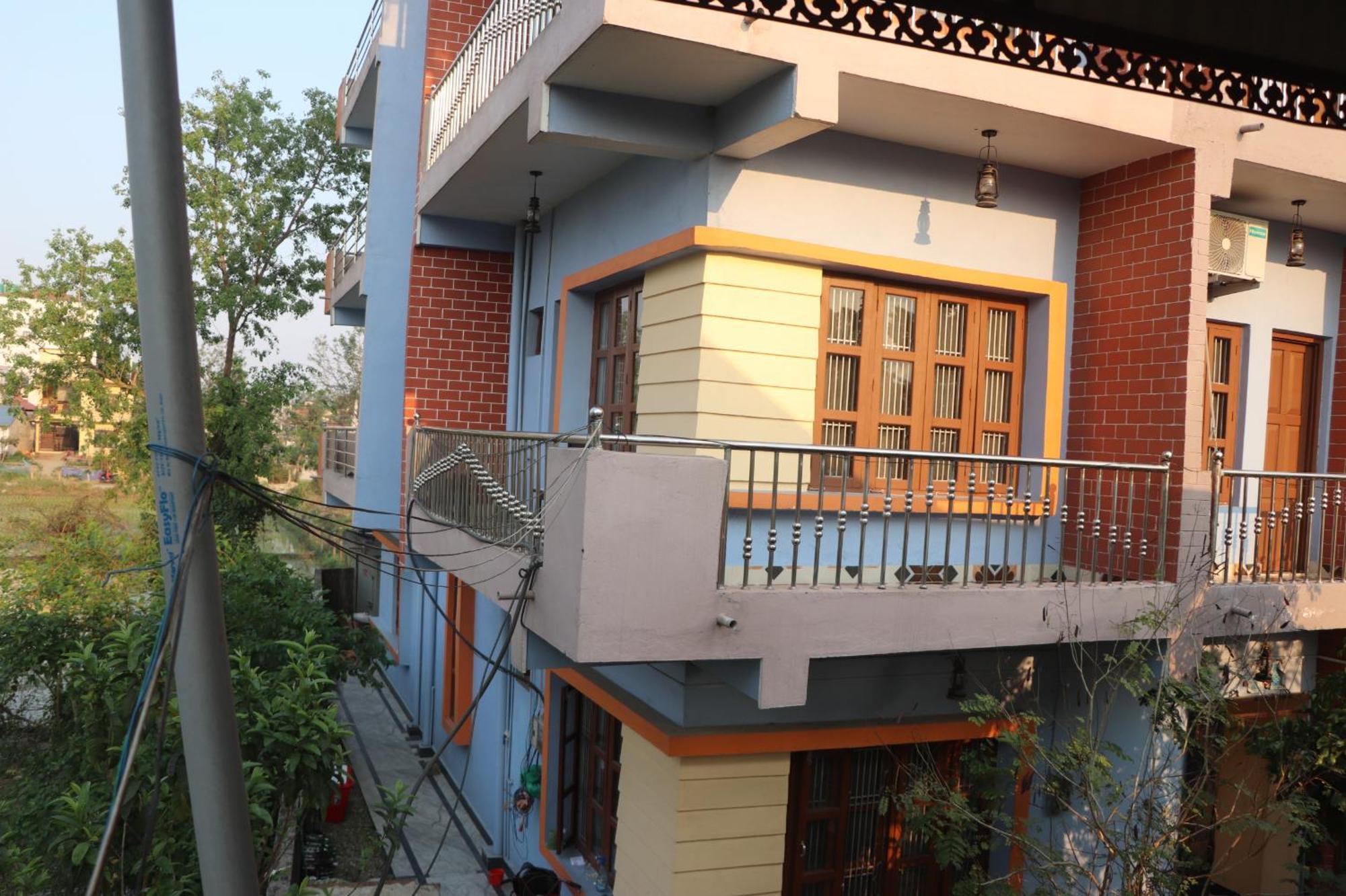 Hotel Flycatcher Chitwan- A Jungle Safari Home Sauraha Exterior foto