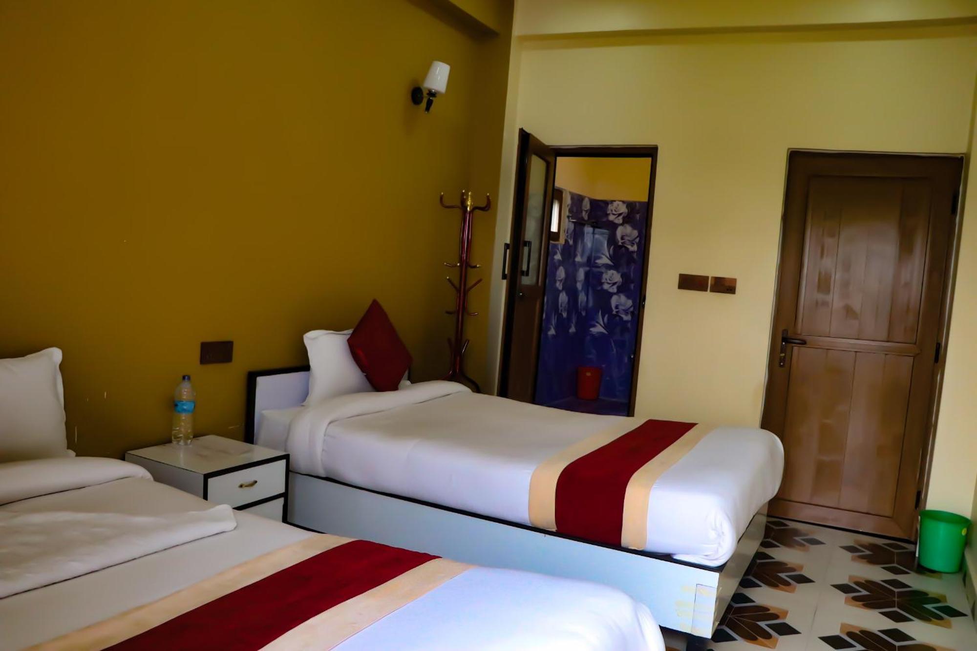 Hotel Flycatcher Chitwan- A Jungle Safari Home Sauraha Exterior foto
